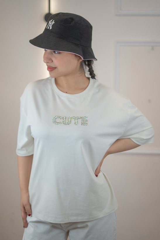 تیشرت زنانه نیمه باکسی طرح CUTE