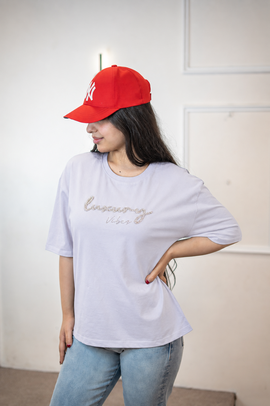 تیشرت زنانه نیمه باکسی طرح لاکچری