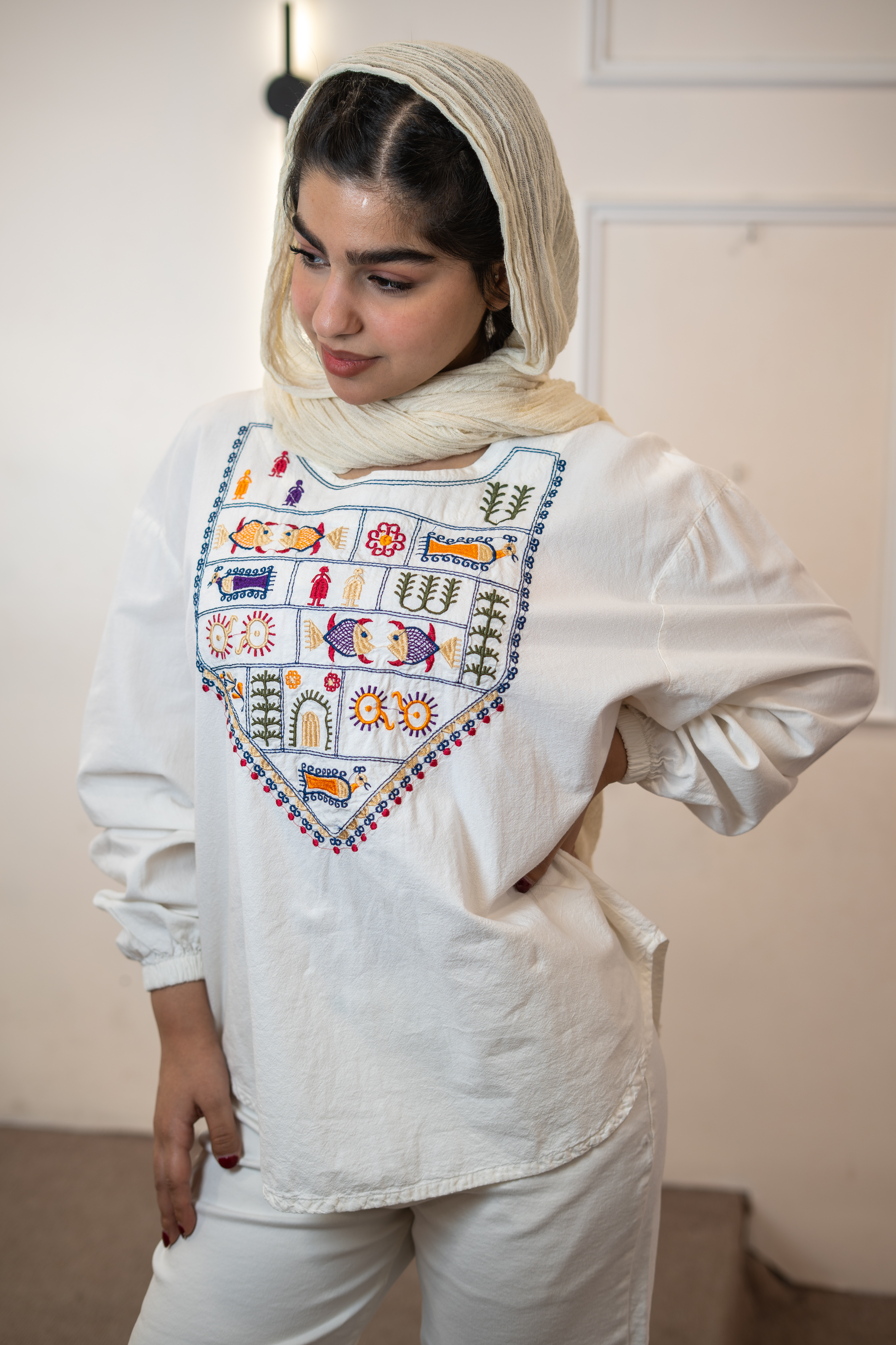 شومیز زنانه الیاف طبیعی گلدوزی مدل حدیث